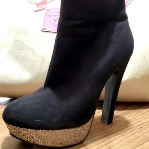 High high heel bootie